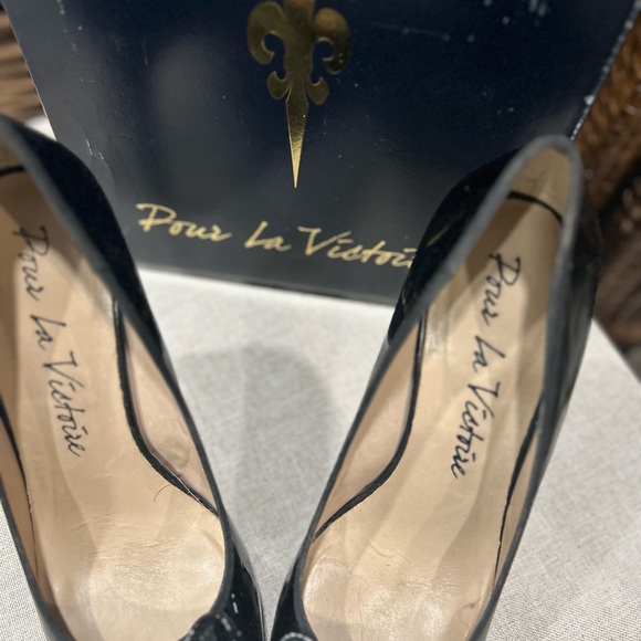 Pour La Victoire Black Patent Leather Heels - Picture 3 of 7